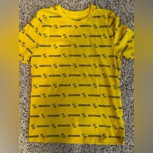 Abercrombie Kids Boys short sleeved tshirt in Size 11-12.